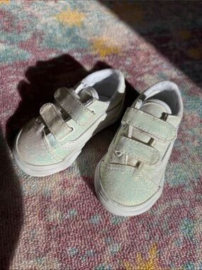 Vans Toddler Glitter Old Skool - Size 4 White/Iridescent